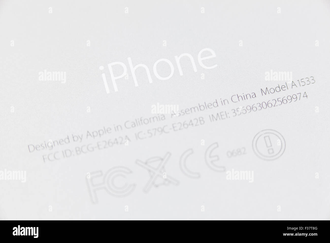 iPhone-Logo auf Rücken und Zertifizierung Marks - USA Stockfoto