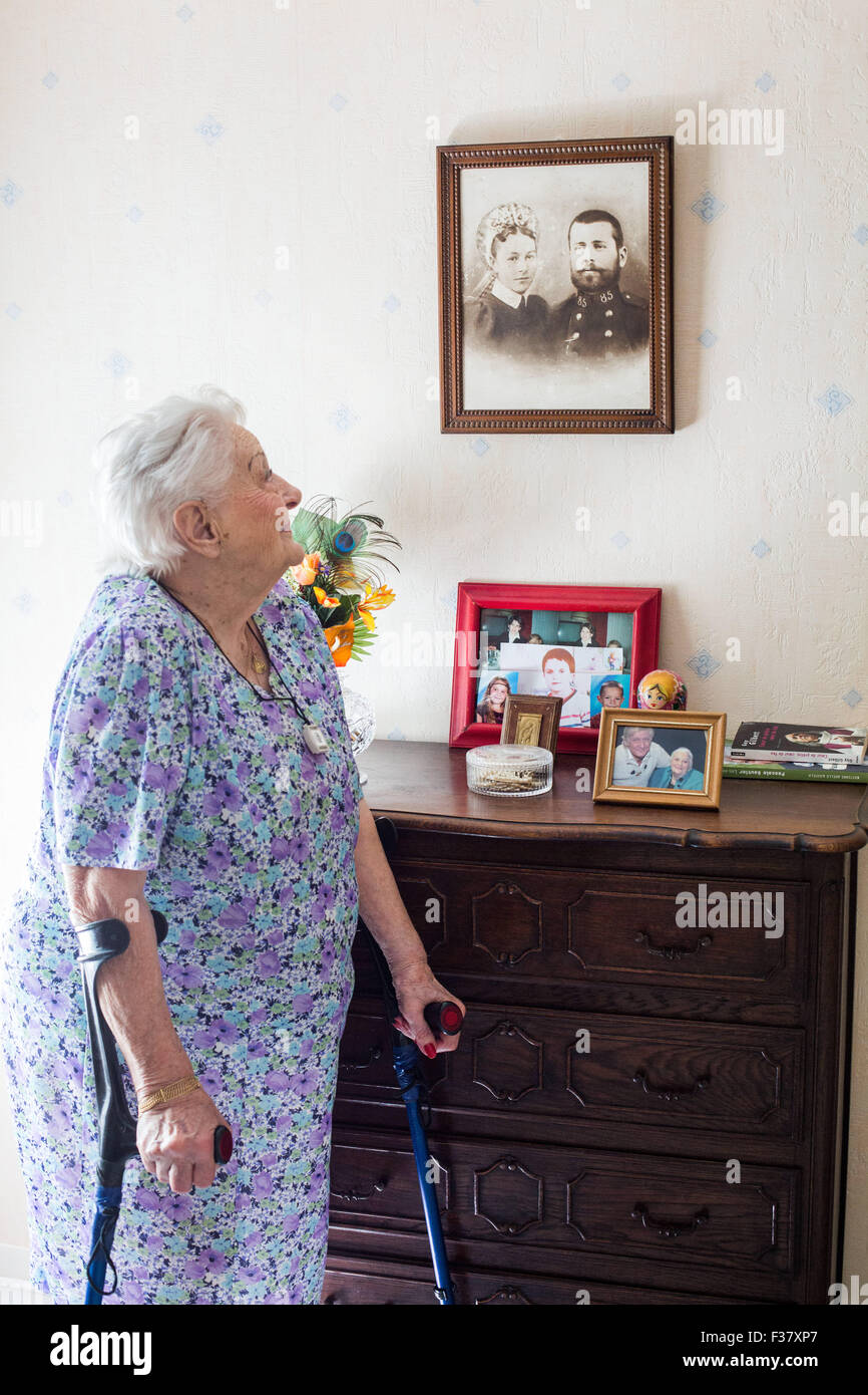 97 Jahre alte Frau zu Hause. Stockfoto