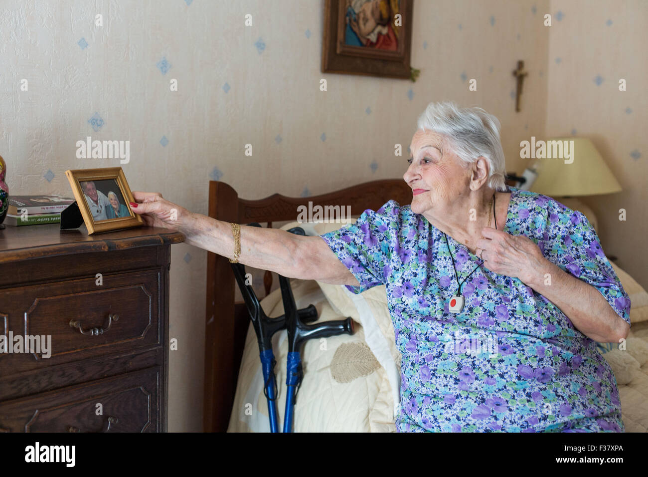 97 Jahre alte Frau zu Hause. Stockfoto