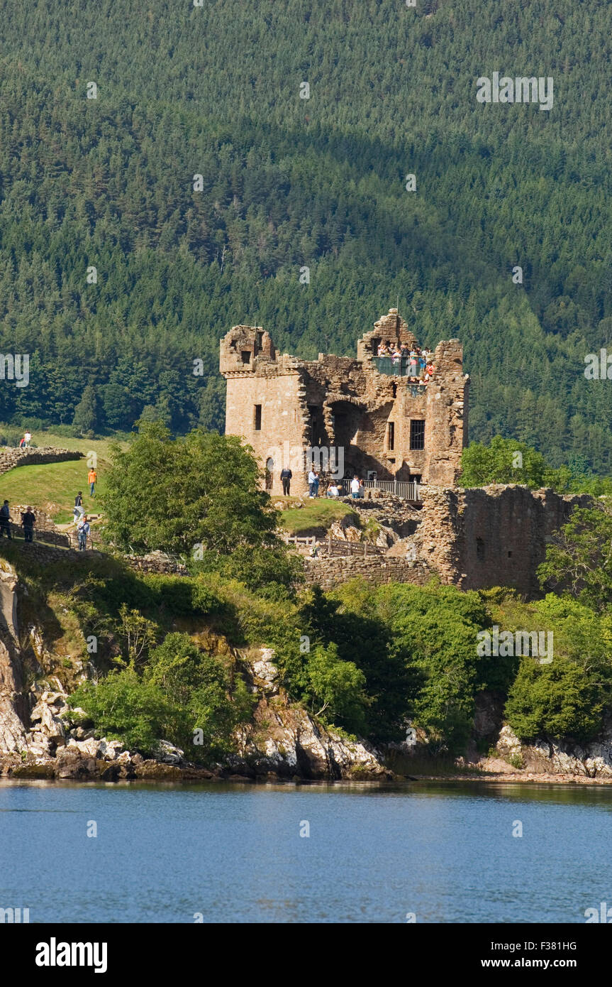 Urquhart Castle und Loch Ness, in der Nähe von Drumnadrochit, Highland Region, Schottland. Stockfoto