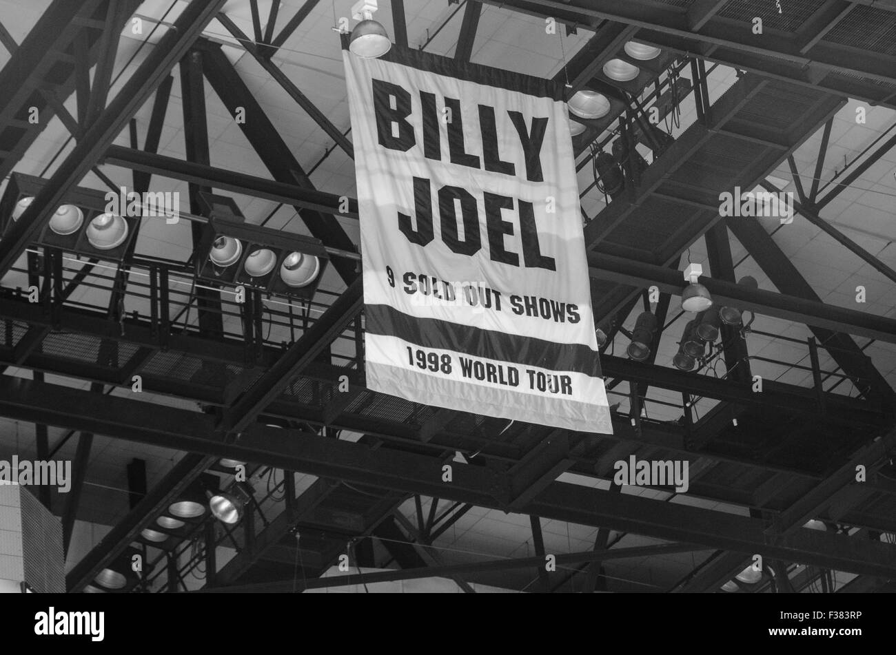 Billy Joel World 1998 World Tour Banner hängen im Nassau Coliseum Stockfoto