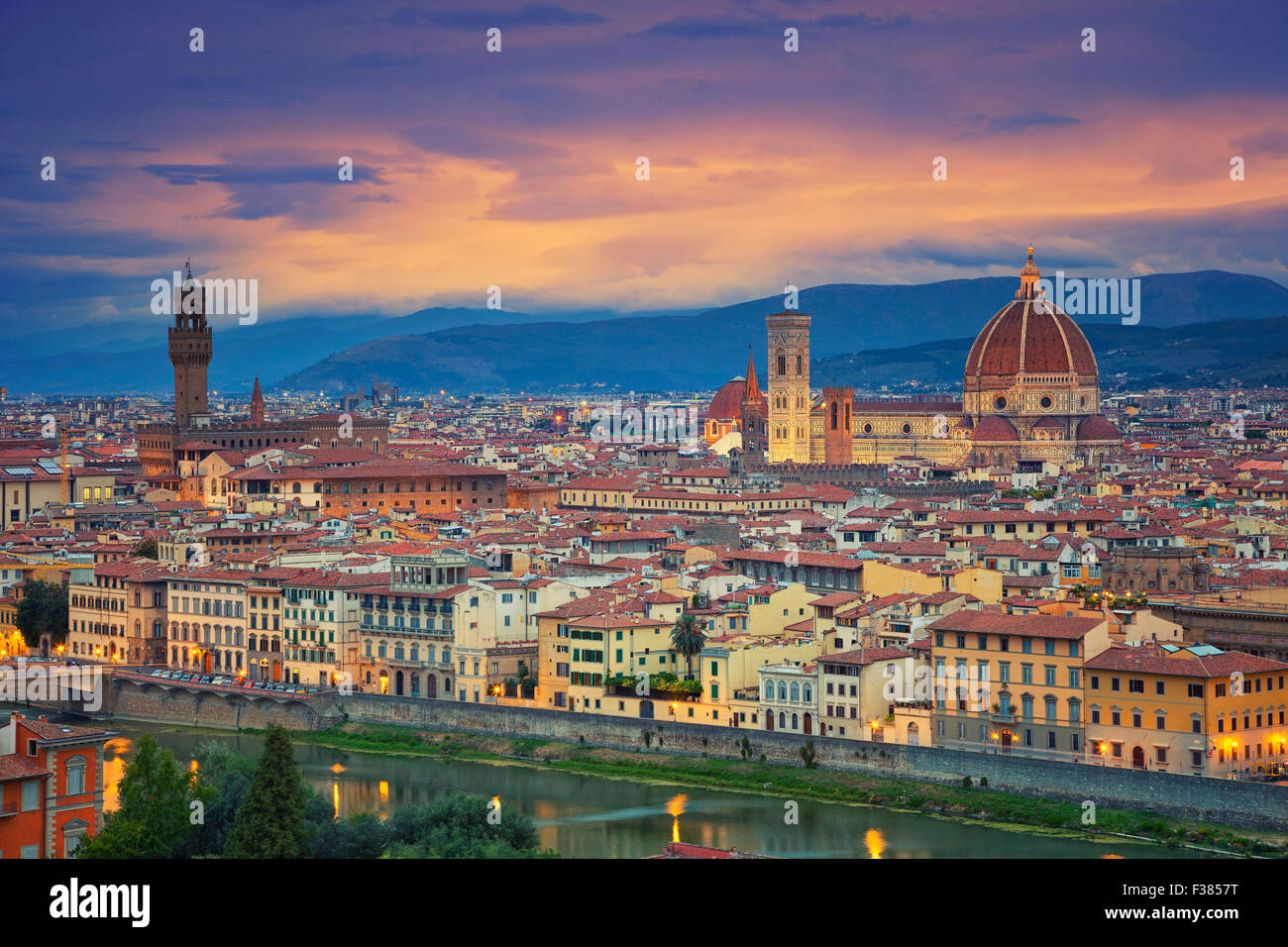 Florenz. Bild von Florenz, Italien während der dramatischen Dämmerung. Stockfoto