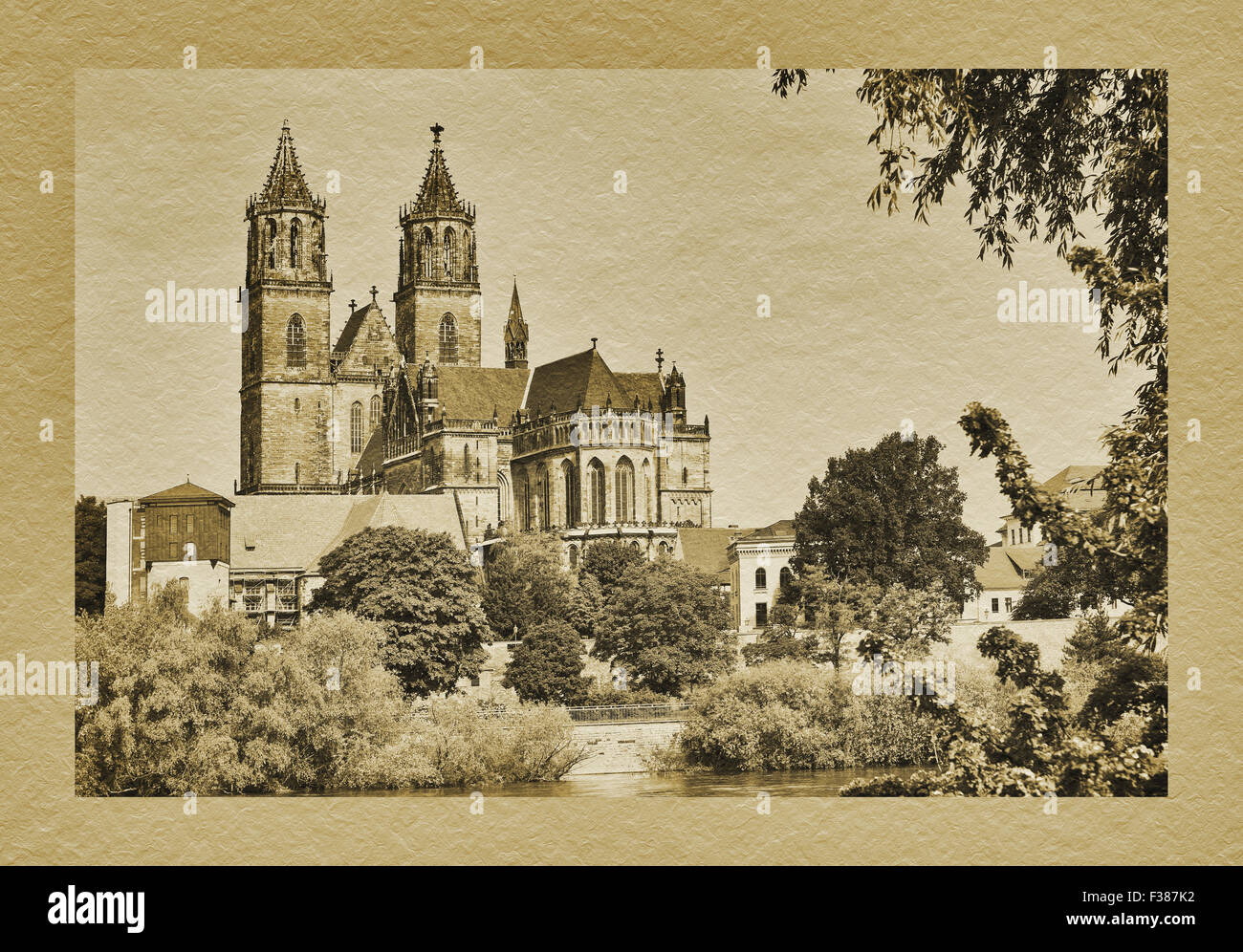 Blick über die Elbe nach der Kathedrale von Magdeburg, Sachsen-Anhalt, Deutschland, Europa Stockfoto