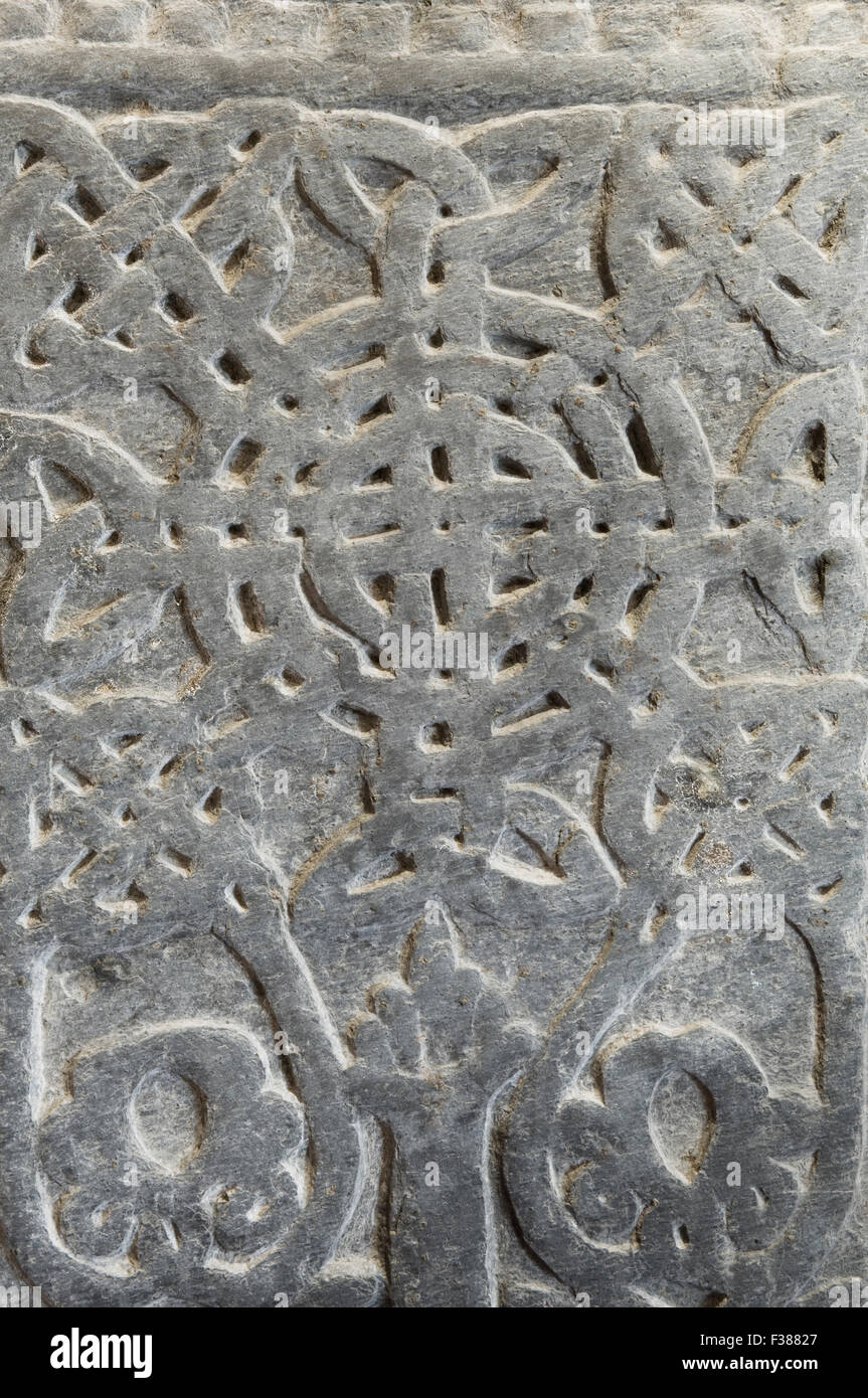 Detail der alten Grabplatte - Bestandteil der geschnitzten Steinen Kiel Lochaline, Morvern, Schottland. Stockfoto