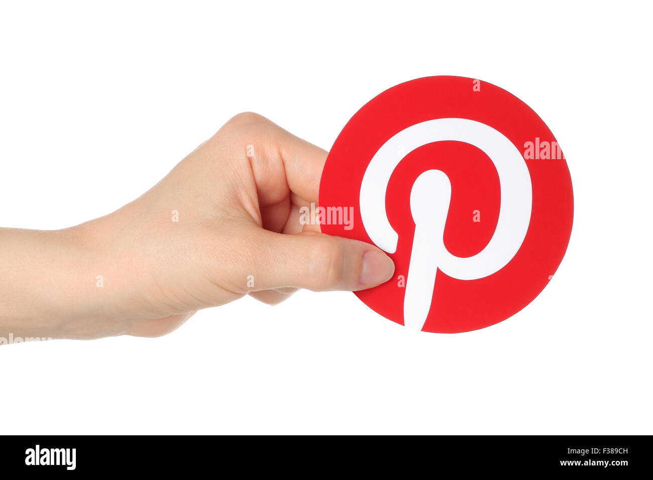 Kiew, UKRAINE - 30 APRIL 2015:Hand hält Pinterest Schriftzug auf Papier gedruckt. Pinterest ist Foto-sharing-website Stockfoto