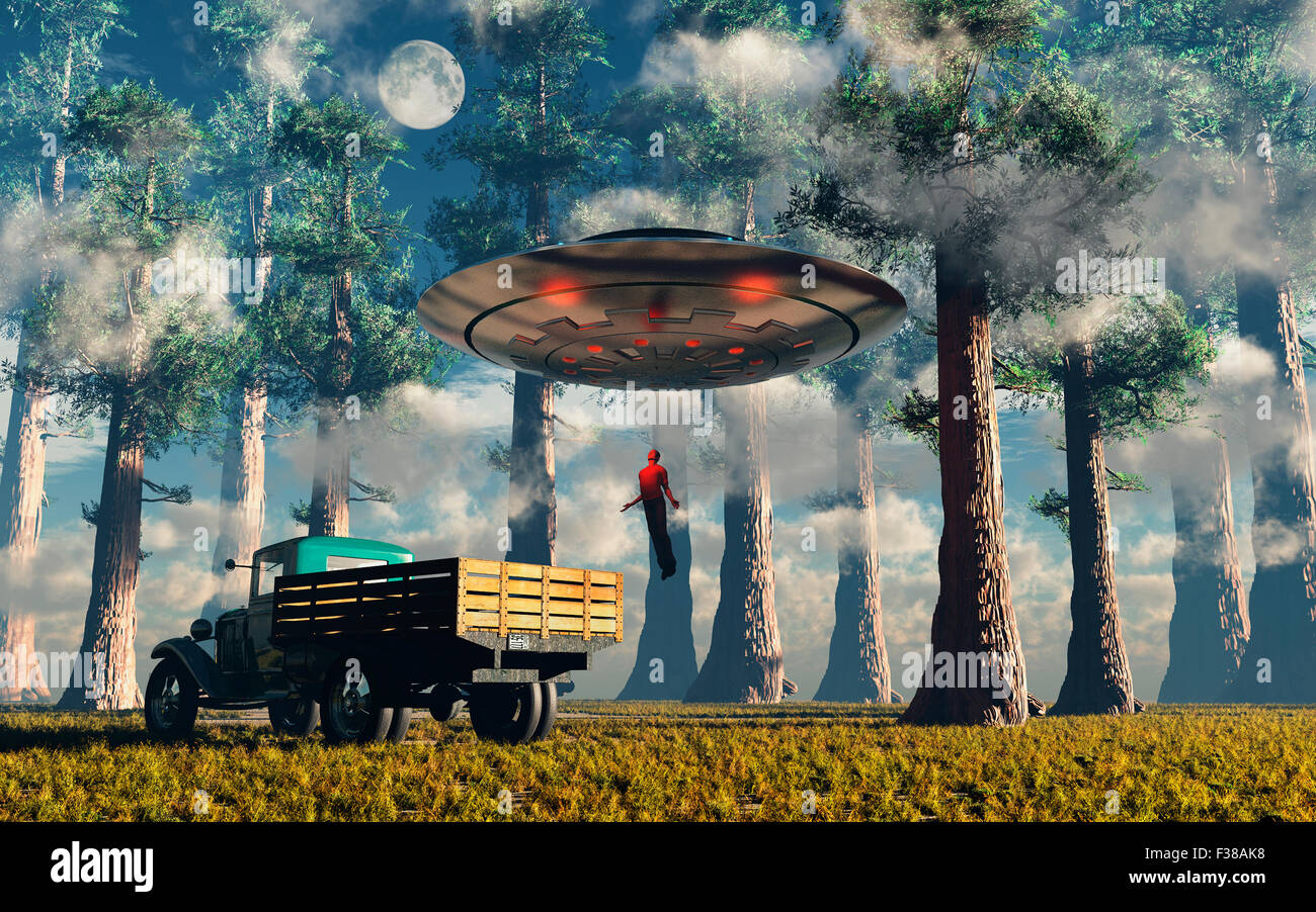 Entführung durch Außerirdische: Ein Mann wird in ein UFO schwebte. Stockfoto