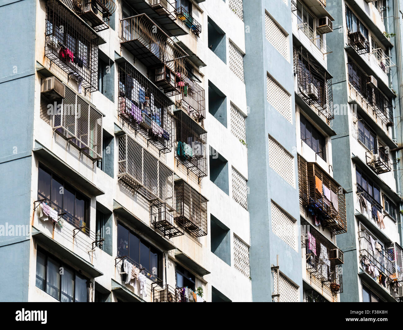 Fassade, Balkon, Wäscheständer draußen, Mumbai, Indien Stockfoto