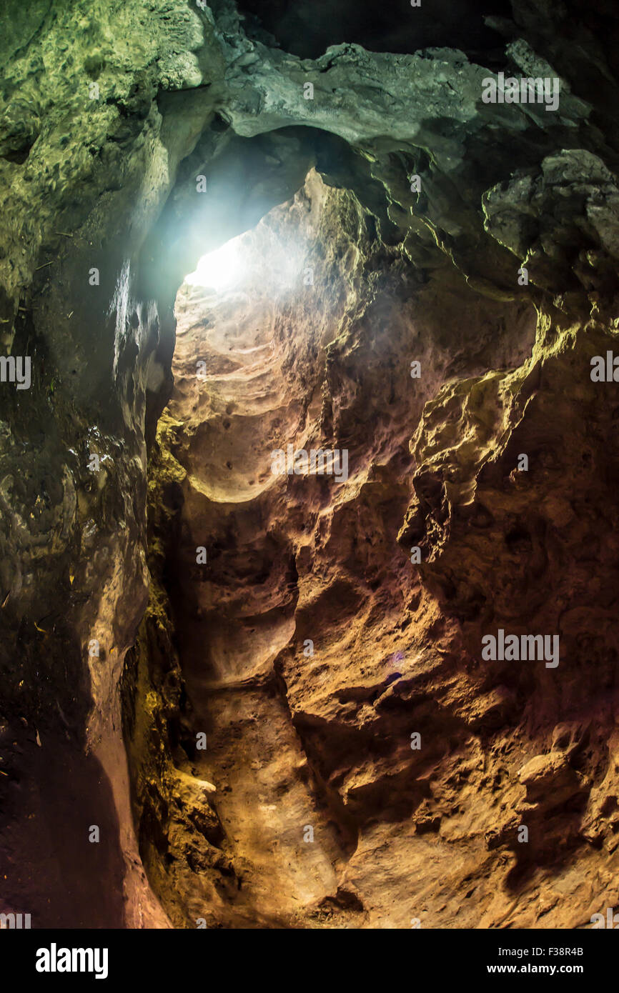 Schöne DG-Höhle in Sappong Stockfoto