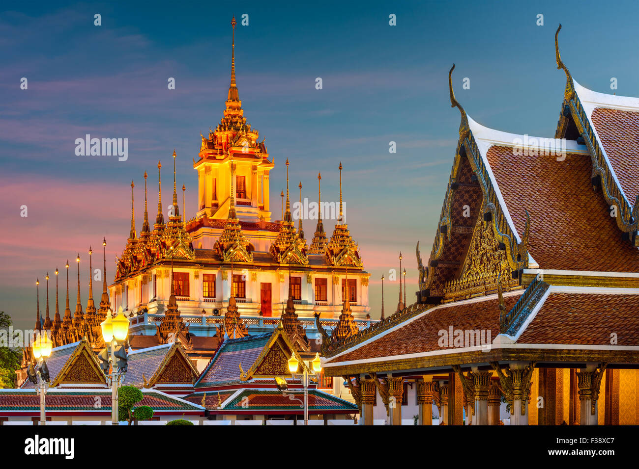 Wat Ratchanatdaram "Metall-Tempel" in Bangkok, Thailand. Stockfoto