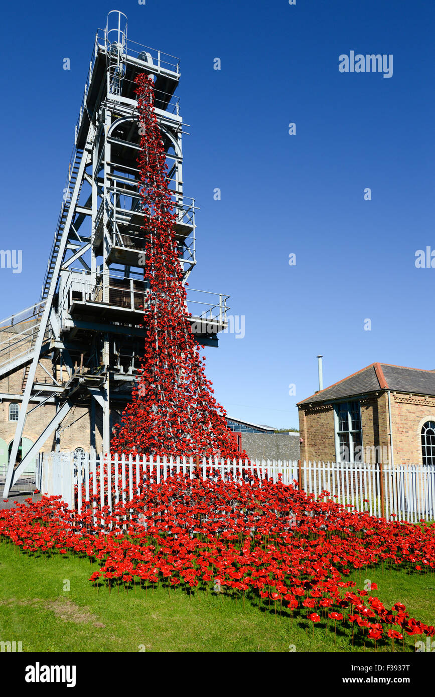 Das weinende Fenster bei Woodhorn durch Paul Cummins, Künstler und Tom Piper, designer Stockfoto