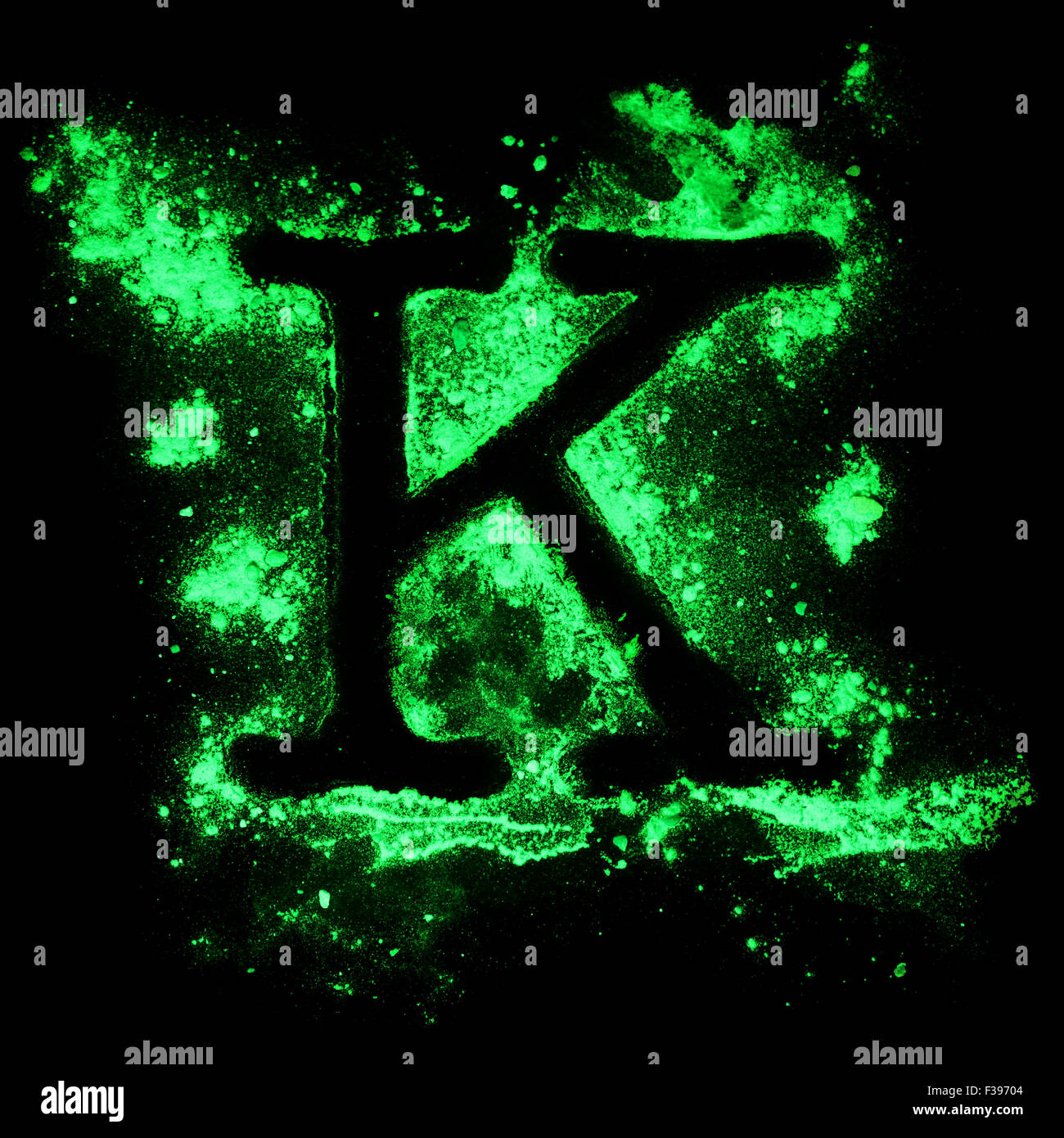 Glühen Sie im dunklen Grunge alphabet Stockfoto