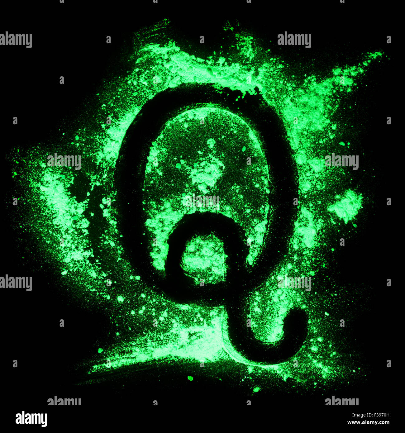 Glühen Sie im dunklen Grunge alphabet Stockfoto