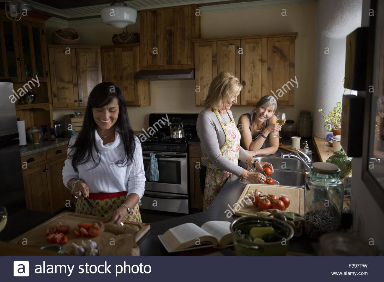 Frauen in Küche Stockfoto