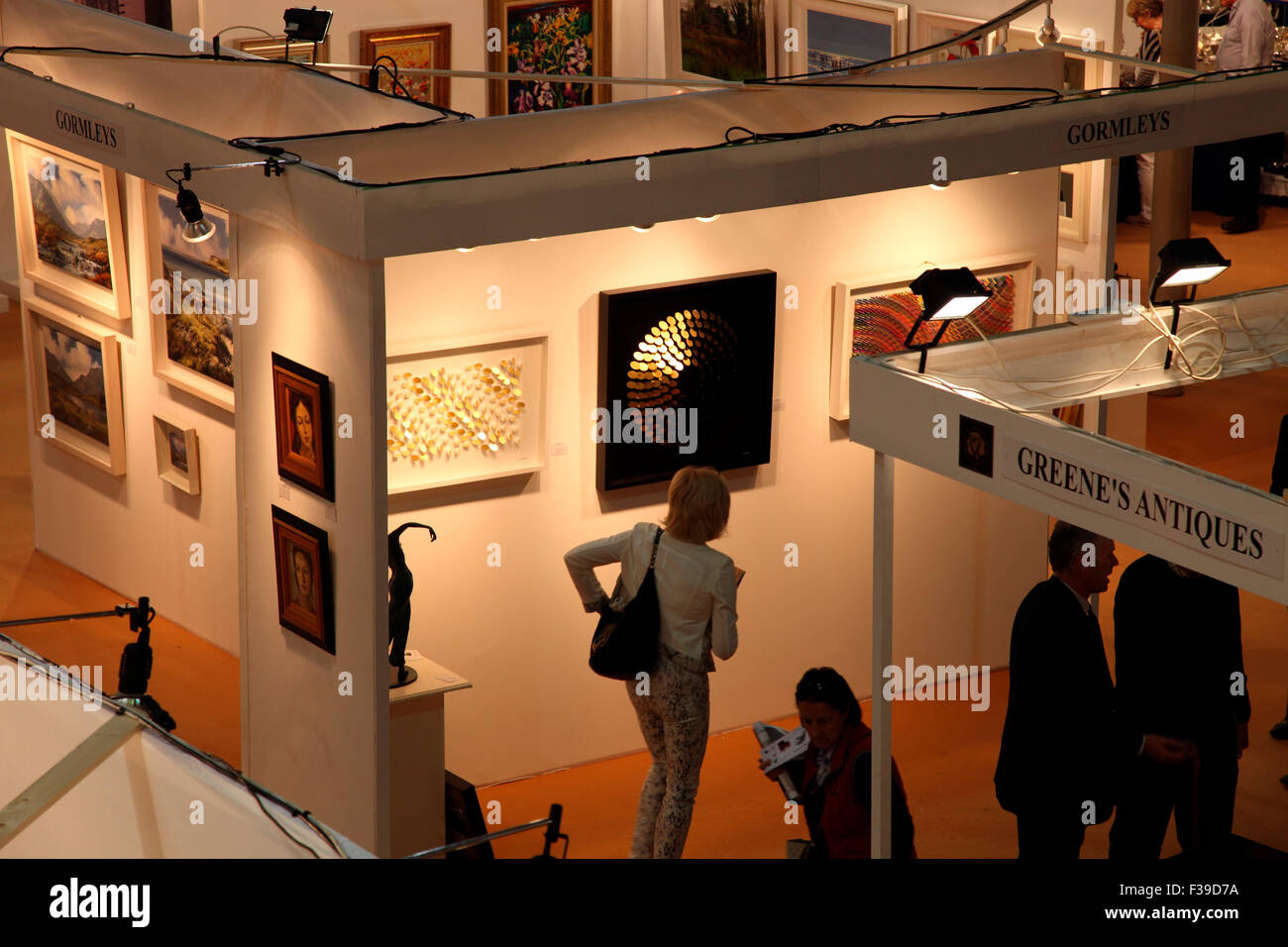 Irische Antik Händler Messe Dublin 2015 zeigt Anzeige von Gormleys Fine Art Stockfoto