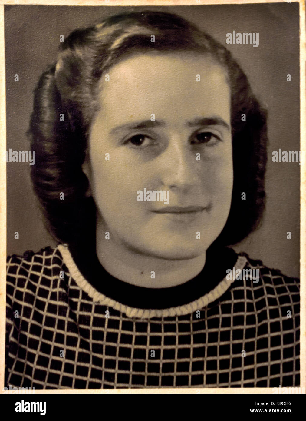 Die deutschen jüdischen Wachenheimers Isabel (1928 – 2010) wurde von Amsterdam nach Westerbork deportiert. Von dort wurde sie nach Theresienstadt geschickt und dann nach Auschwitz gebracht. Am 5. Mai 1945 wurde sie in einem Lager Mauthausen befreit. Stockfoto