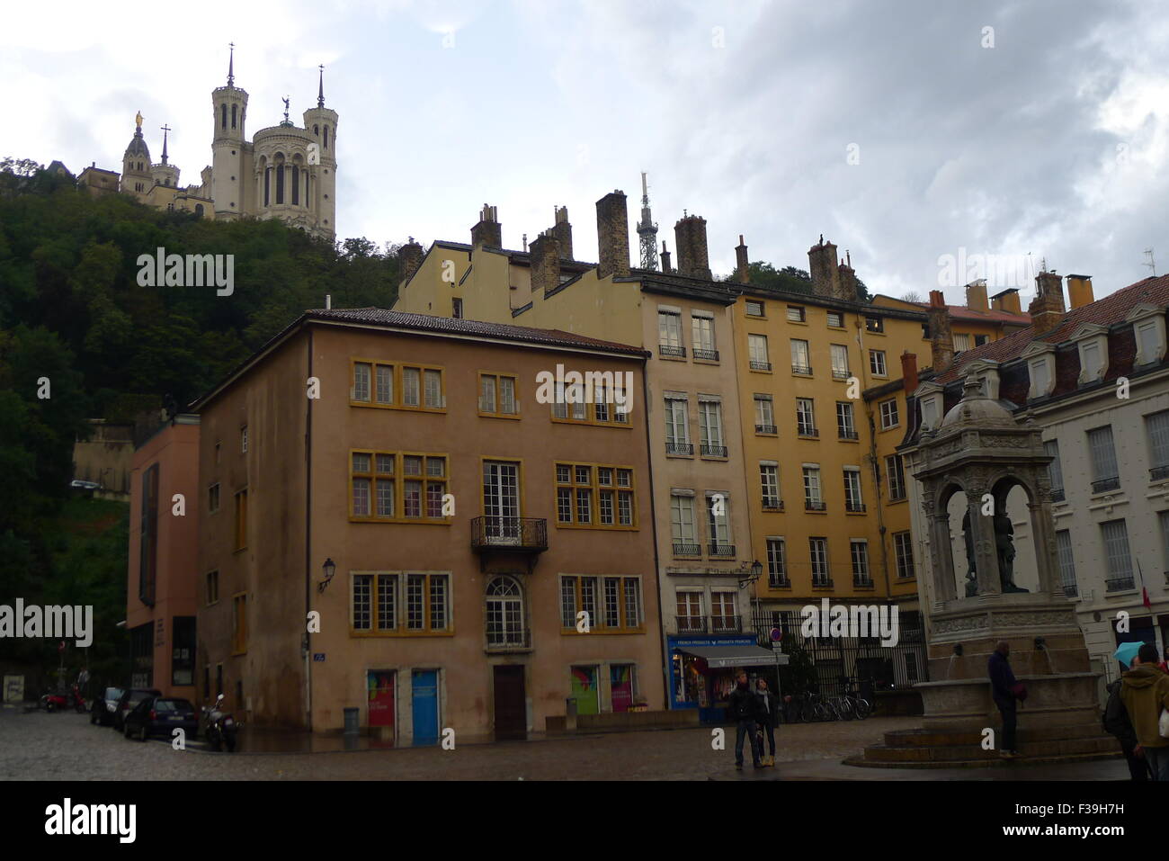 Ecke des Place Saint Jean in Vieux Lyon, Frankreich Stockfoto