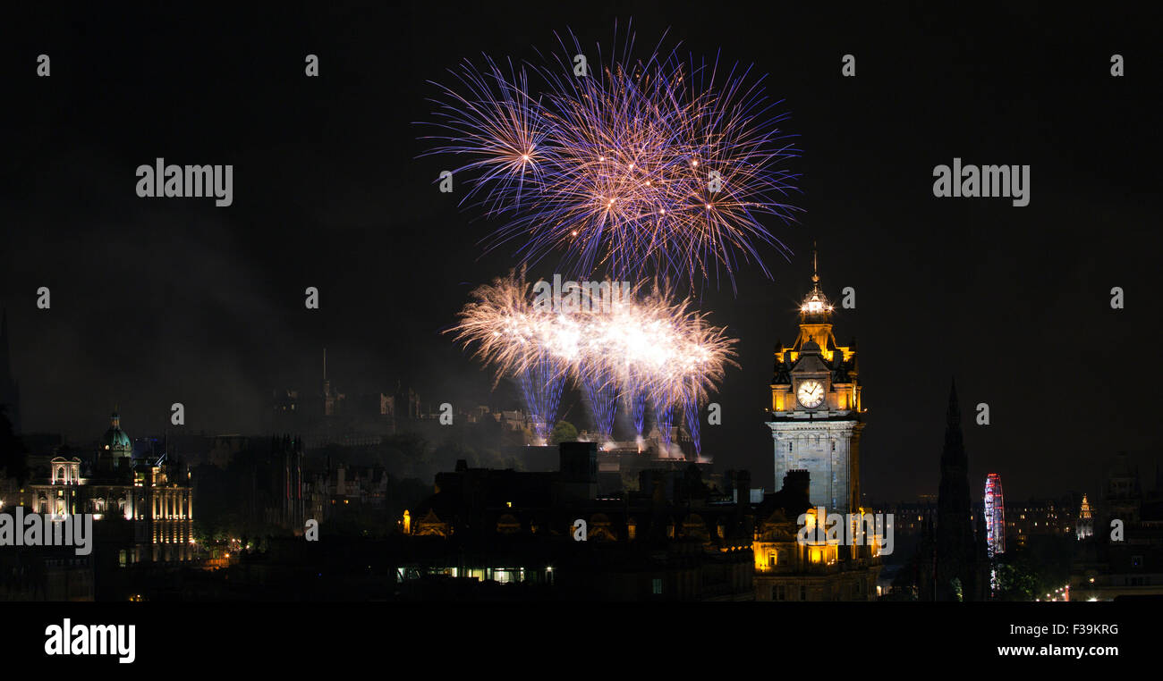 Feuerwerke in Edinburgh, Schottland, Vereinigtes Königreich Stockfoto