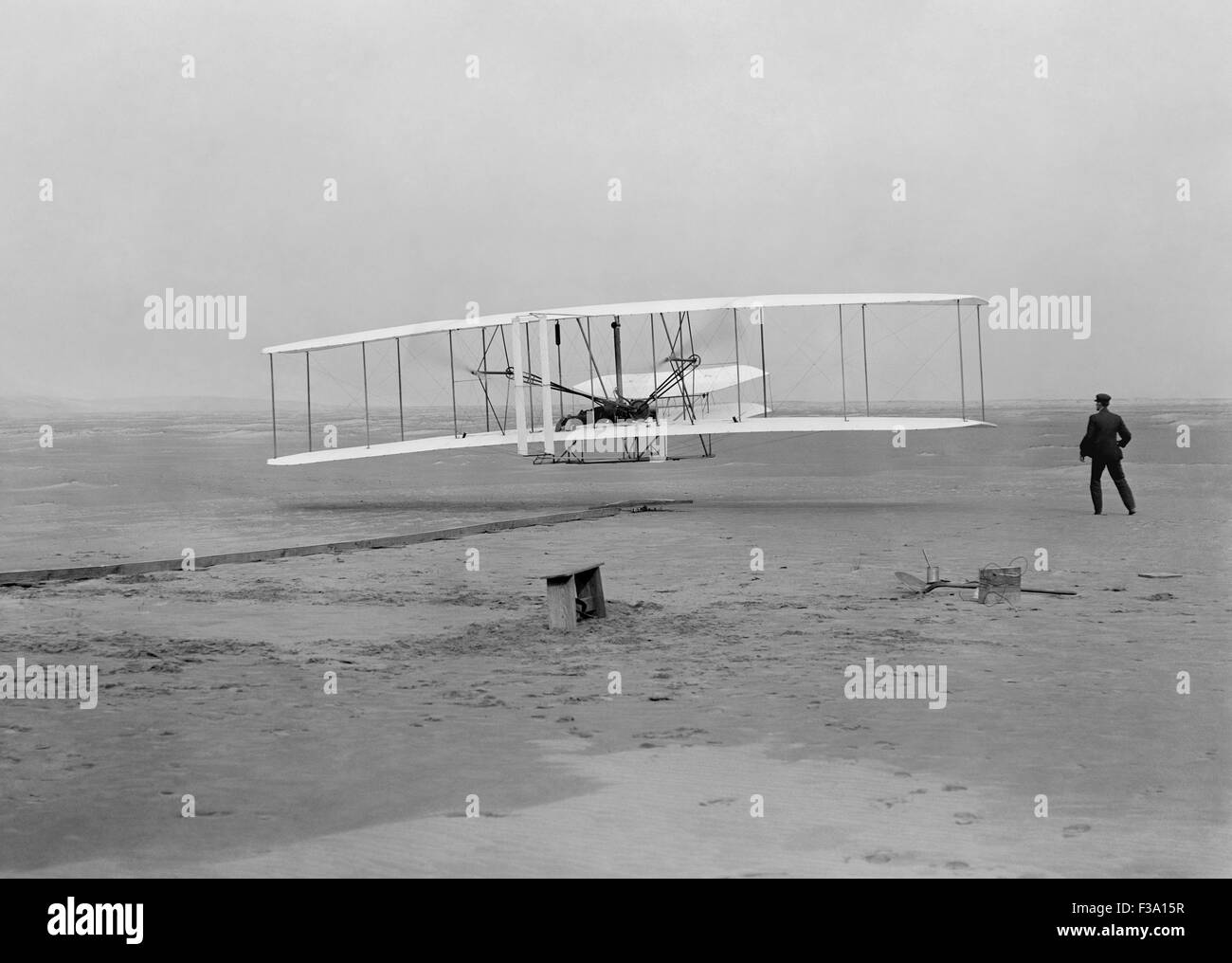 Vintage Luftfahrt Foto mit dem ersten Flug der Wright Flyer am 17. Dezember 1903 in Kitty Hawk, North Carolina. Orvill Stockfoto