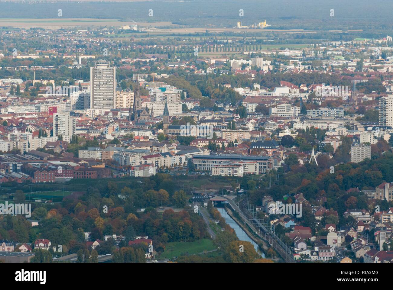 Frankreich, Haut Rhin (68), Mulhouse City in autum (Luftaufnahme) Stockfoto