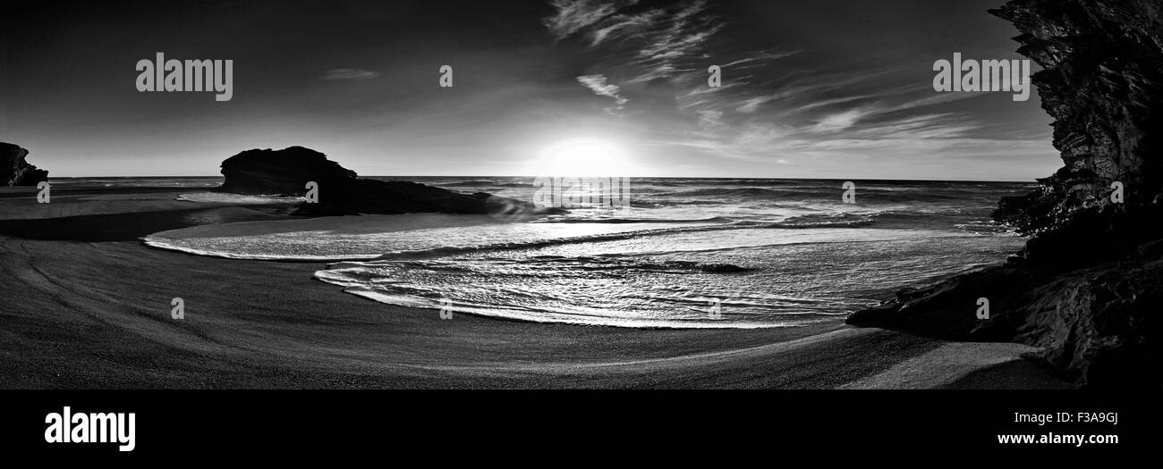 Portugal: Malerische Strand Panoramablick (bw) Stockfoto