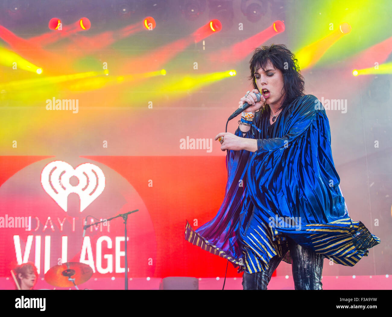 Sänger Luke Spiller von der Struts führt auf der Bühne bei der 2015 iHeartRadio Music Festival in Las Vegas Stockfoto