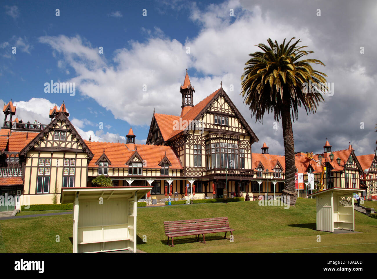 Ehemalige Bad Haus Tudor Türme in Rotorua Stockfoto