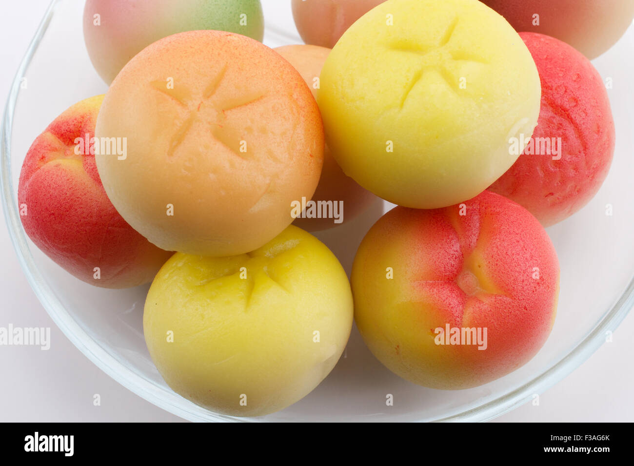Marzipan fruit not cake -Fotos und -Bildmaterial in hoher Auflösung – Alamy