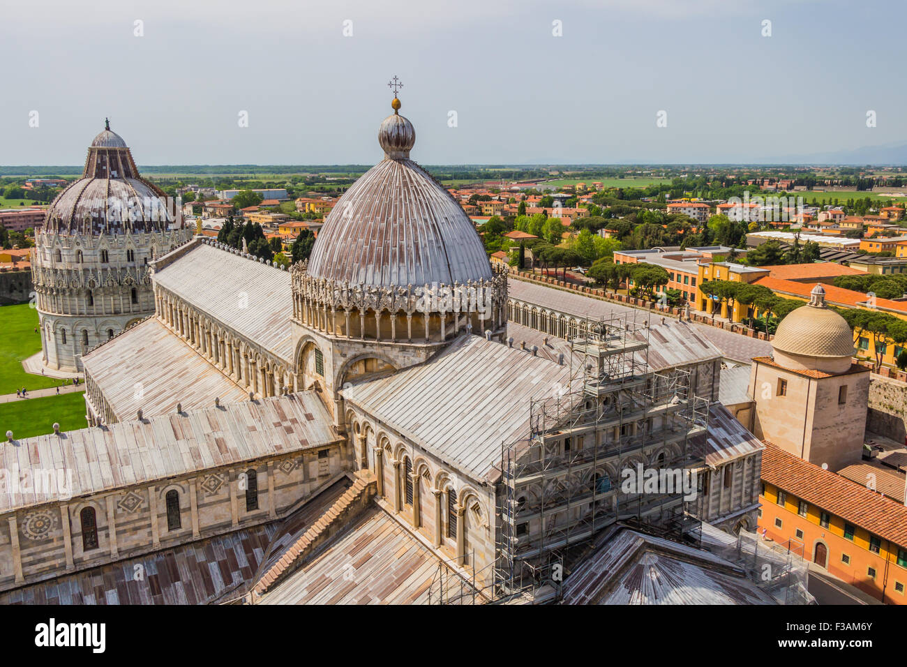 Schiefen Turm und Pisa Kathedrale an einem Sommertag in Pisa, Italien Stockfoto