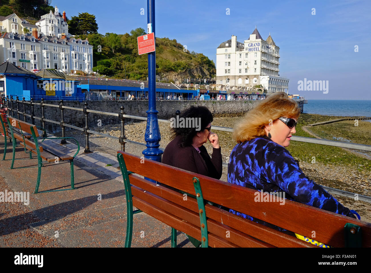 Auf der Promenade in Llandudno Stockfoto