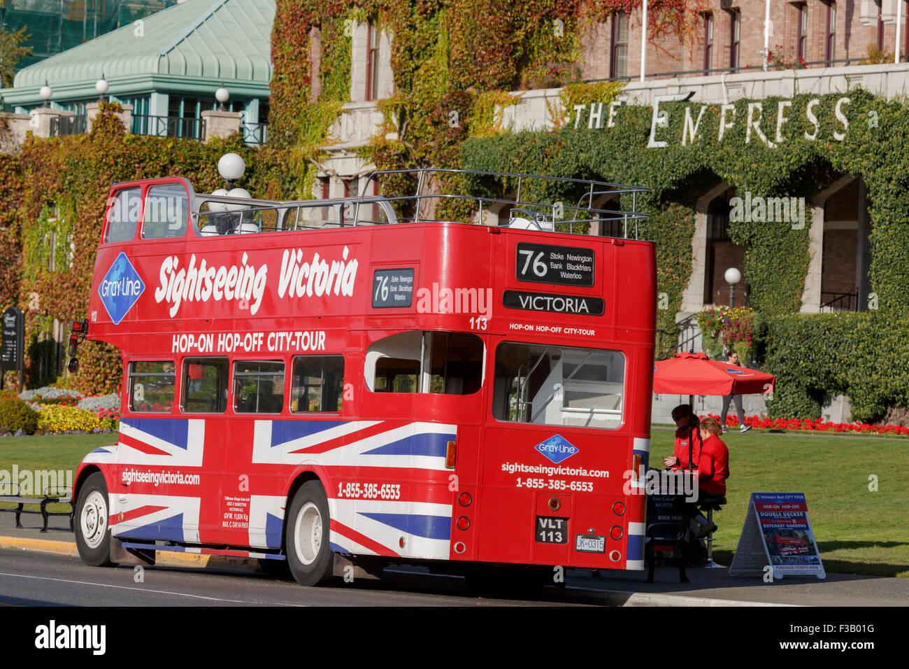 Britischen roten Doppeldecker Bus oben offenen vor dem Empress Hotel Victoria British Columbia Stockfoto