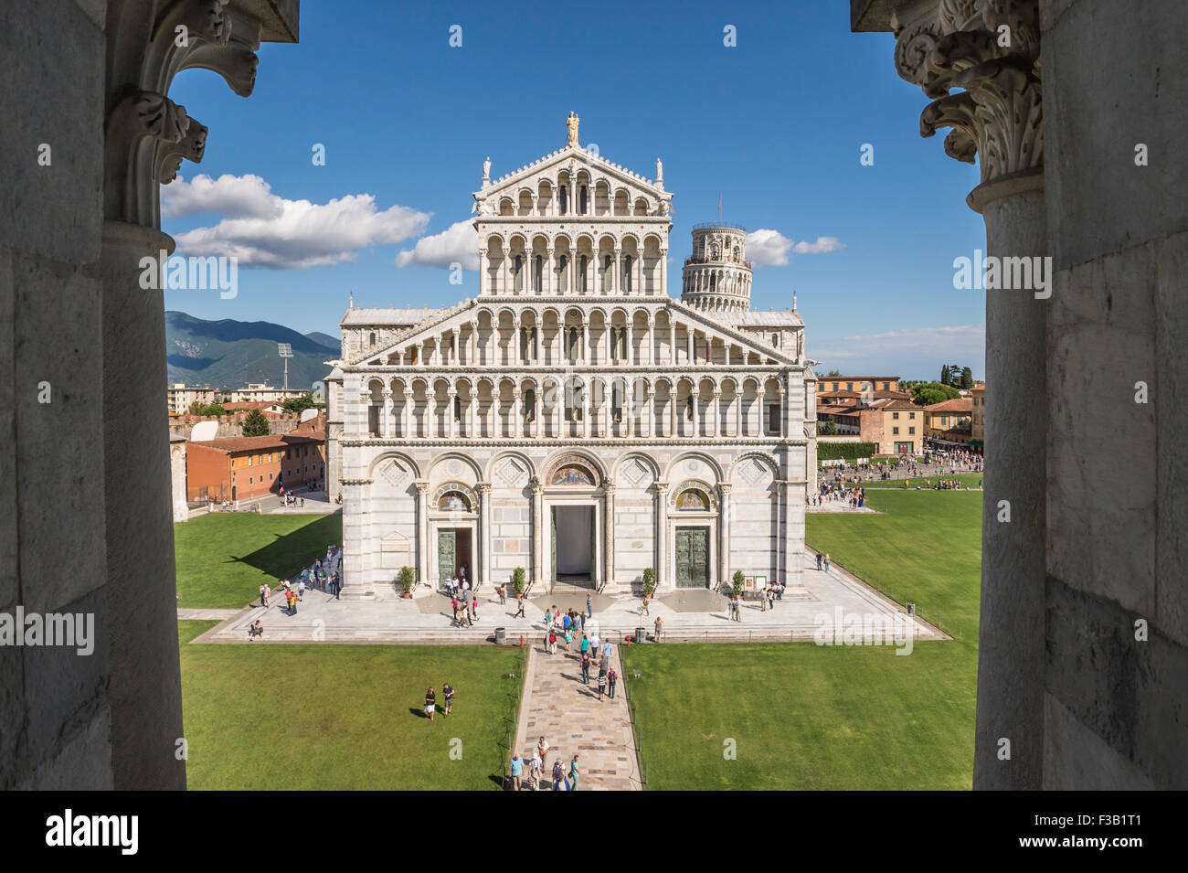 Fassade der Pisa Kathedrale aus dem Baptisterium, Duomo, Piazza dei  Miracoli, Pisa, Toskana, Italien Stockfotografie - Alamy