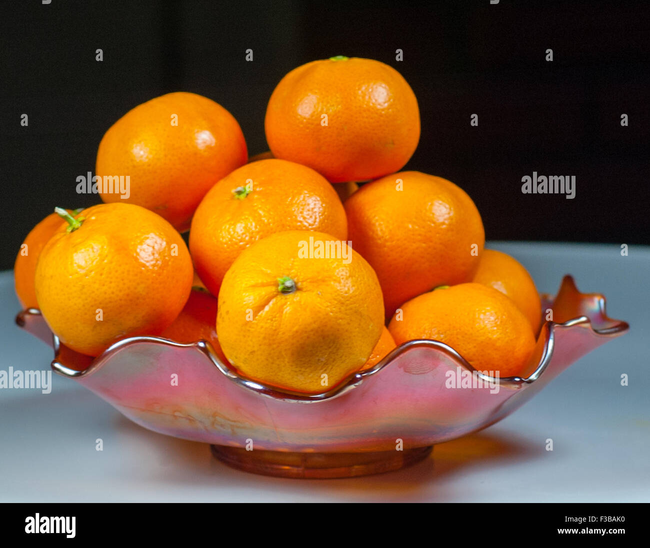 Orangen auf dem weißen Hintergrund Stockfoto