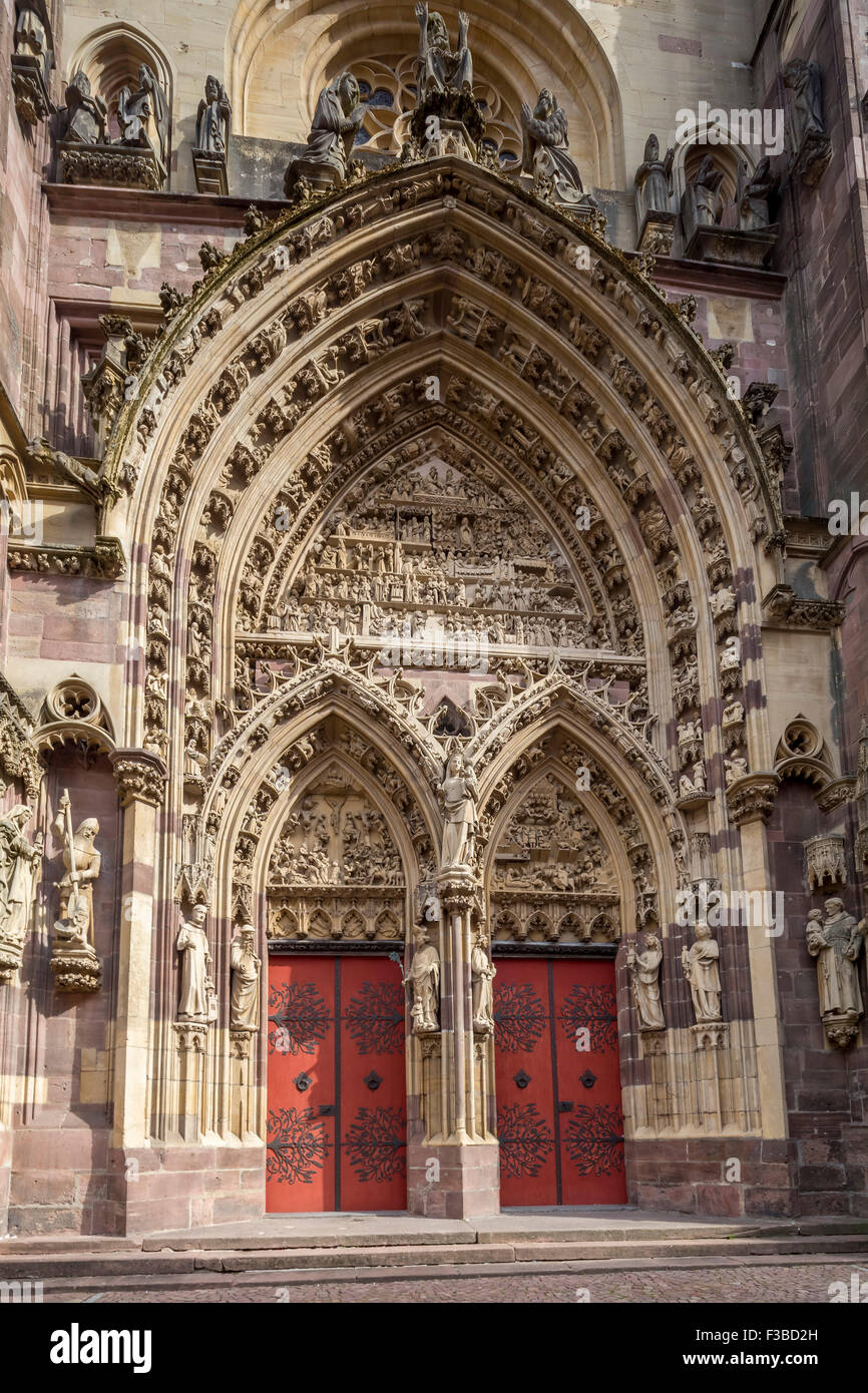 La Collégiale Saint-Thiébaut in Riquewihr, Elsass, Frankreich. Stockfoto