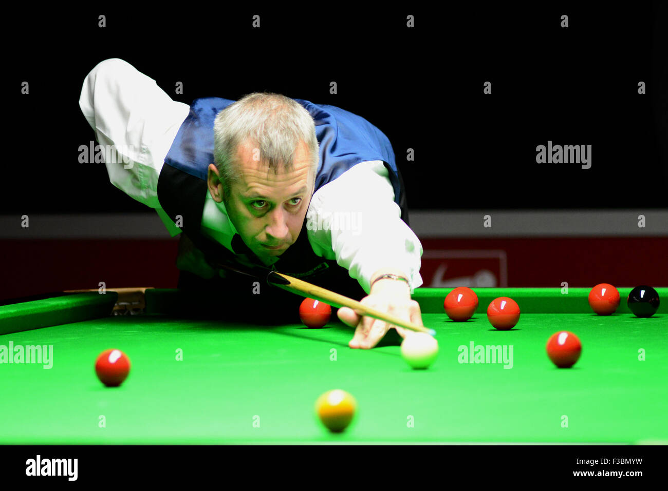 Snookerspieler Nigel Bond spielen in der 2015 International Championship Qualifikation, Barnsley, UK. Stockfoto