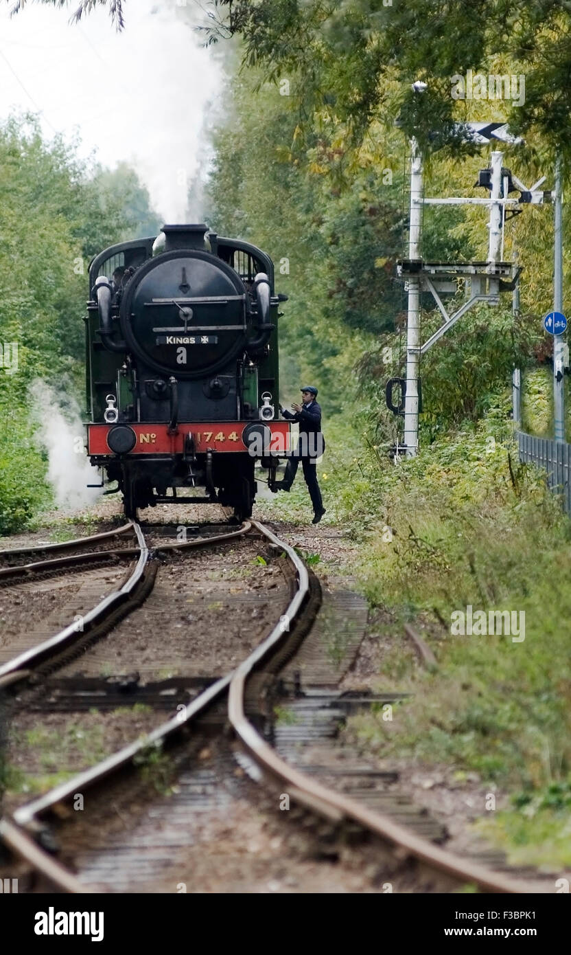 Peterborough England 3. Oktober 2015: Sobald die Website von der London and North Western Railway Woodston Locomotive Works, auf 2 stellen eine Auswahl an Waggons, die Teil der Fracht bilden die Plattform laufen und auf besondere events.days hat. Ein engagiertes Team Voluteer, wiederherstellen und Verschieben von Gebäuden, die Welland-Brücke wurde verlegt von Spalding einen eindrucksvollen Blick über die Station innen Rahmen ursprünglich aus Grassmore Junction März Starter Signal stammt aus Französisch fuhr Lincolnshire. Bildnachweis: Clifford Norton/Alamy Live-Nachrichten Stockfoto