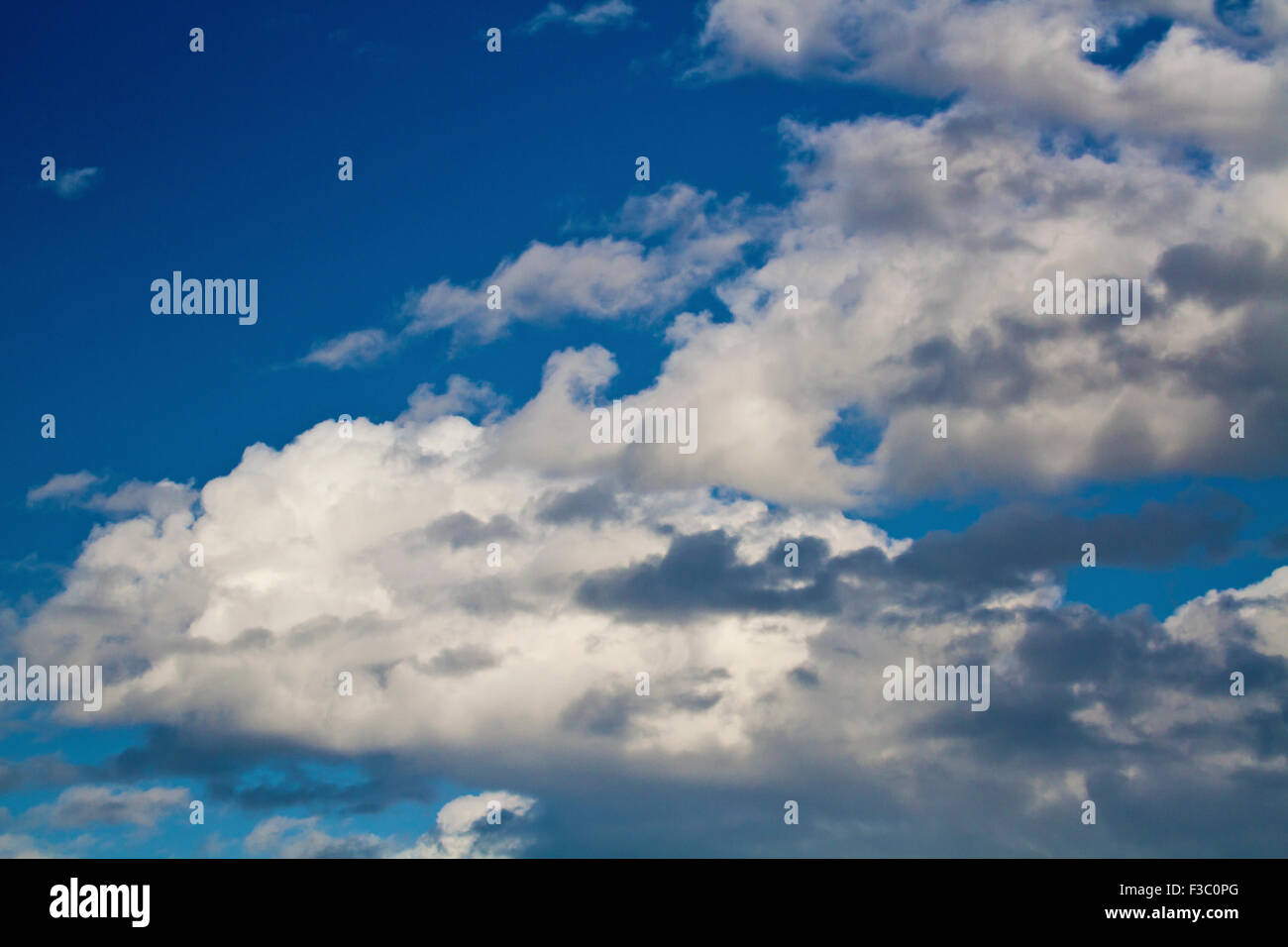 Himmel mit Wolken Stockfoto