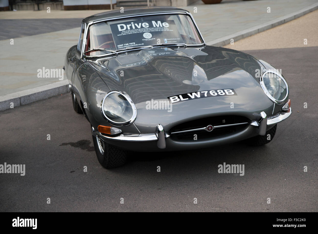 London, England, Vereinigtes Königreich: 4. Oktober 2015 Classic Auto Boot verkaufen, Lewis Cubitt Square, Kings Cross, London, England, UK, Credit: Keith Erskine/Alamy Live News Stockfoto