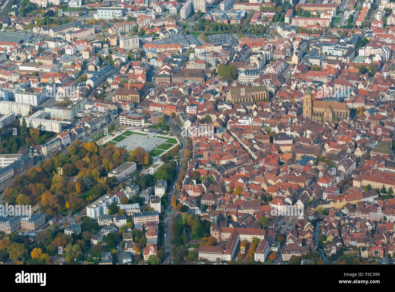 Frankreich, Haut Rhin (68), Colmar Stadt, Altstadt (Luftaufnahme) Stockfoto