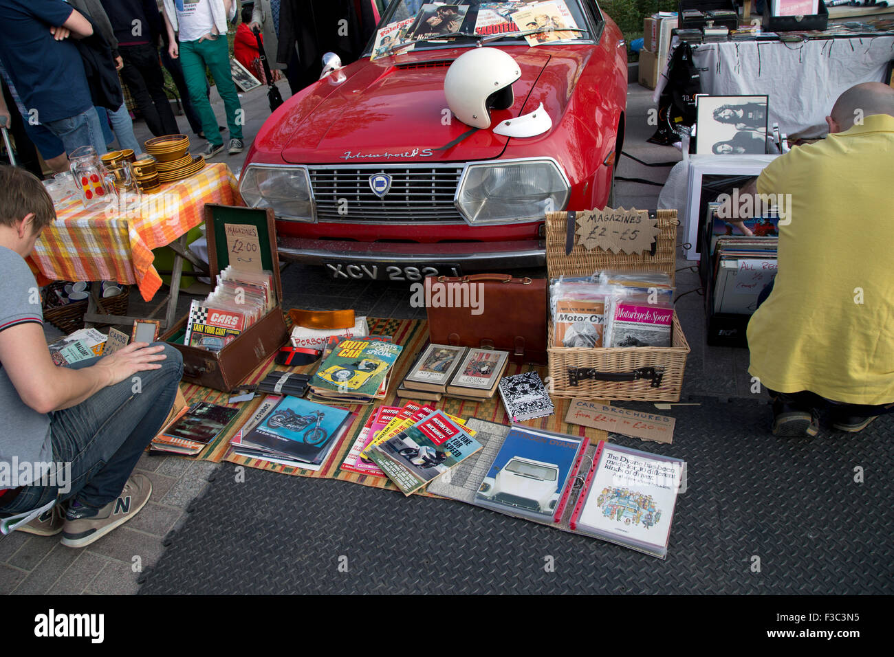 London, England, Vereinigtes Königreich: 4. Oktober 2015 Classic Auto Boot verkaufen, Lewis Cubitt Square, Kings Cross, London, England, UK, Credit: Keith Erskine/Alamy Live News Stockfoto