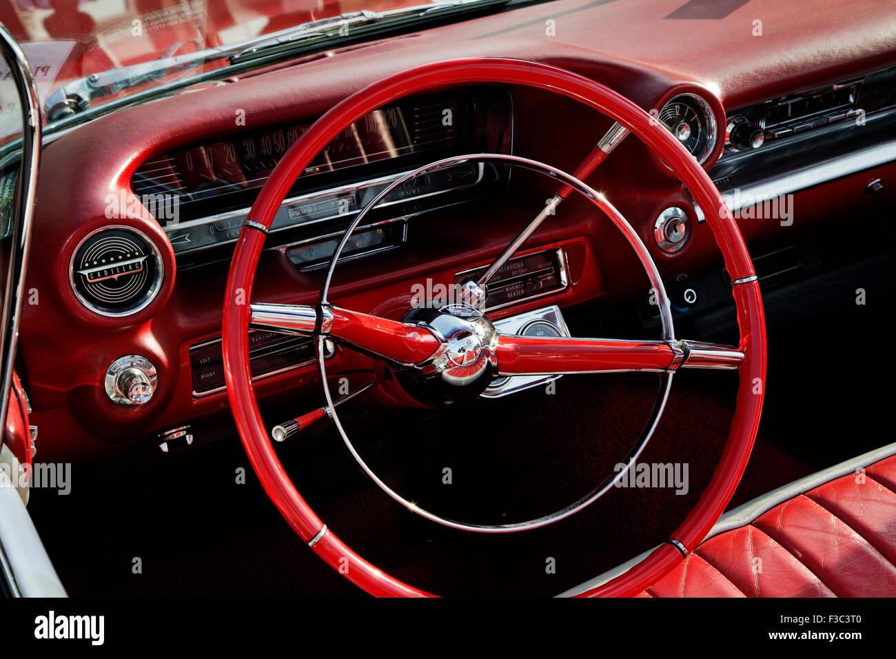 London, England, Vereinigtes Königreich: 4. Oktober 2015 Classic Auto Boot verkaufen, Lewis Cubitt Square, Kings Cross, London, England, UK, Credit: Keith Erskine/Alamy Live News Stockfoto