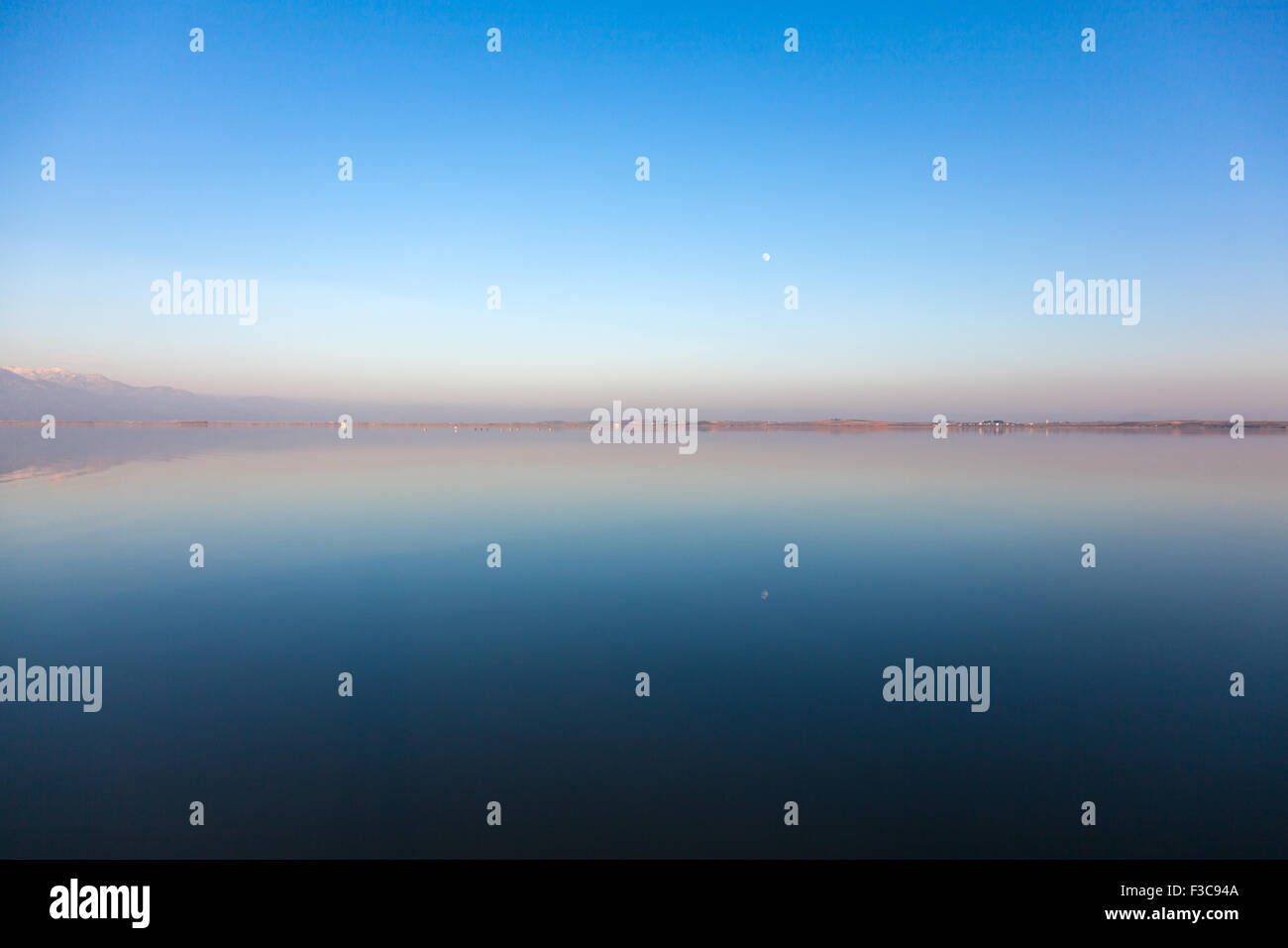 Schöne Landschaft am Porto Lagos Lagune in Griechenland Stockfoto