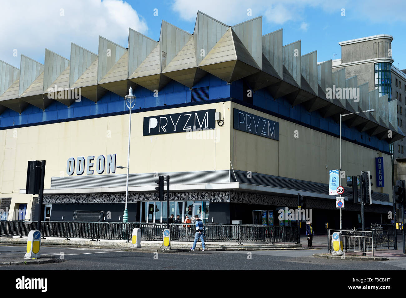 Brighton East Sussex UK - Pryzm Nachtclub und Odeon Kino an Unterseite der West Street und direkt am Meer Stockfoto