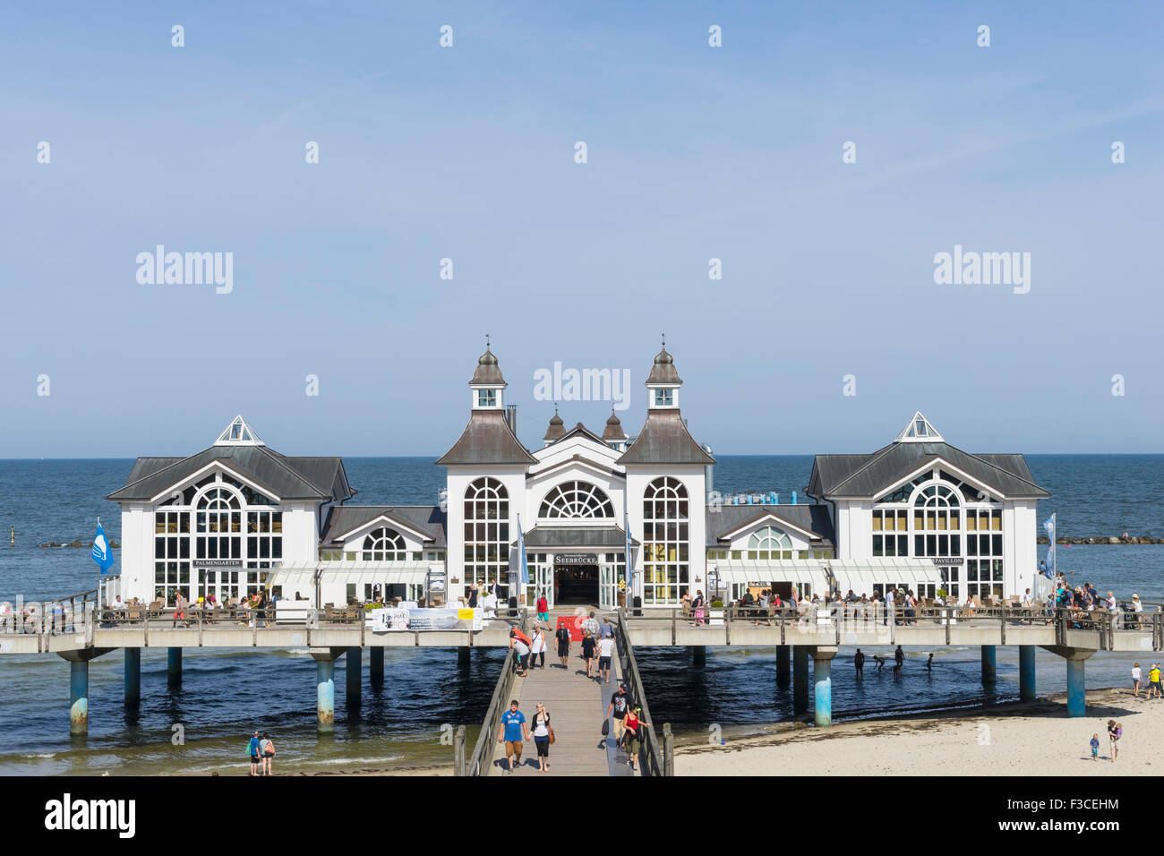 Blick auf Pier bei Sellin Resort auf der Insel Rügen, Mecklenburg-Vorpommern, Deutschland Stockfoto