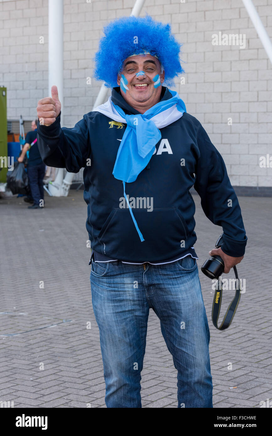 Ein Argentinien-Fan am World Cup Rugby match Argentinien V Tonga 2015 Leicester City Football Club, Leicestershire UK Stockfoto