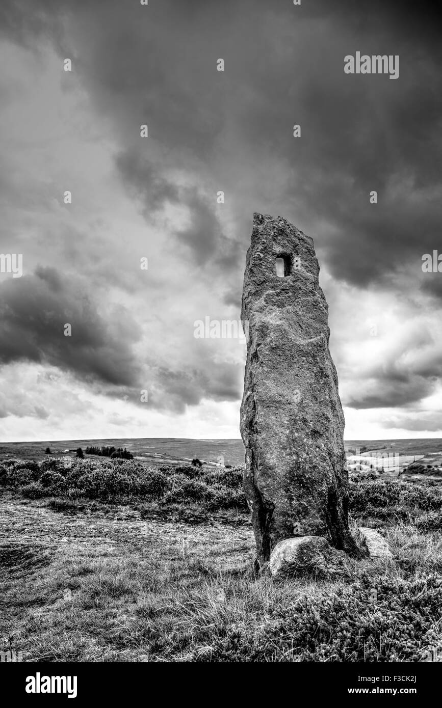 Monochromes Bild des ständigen Ausschusses für viele stones auf der North Yorkshire Moors und über Goathland Stockfoto