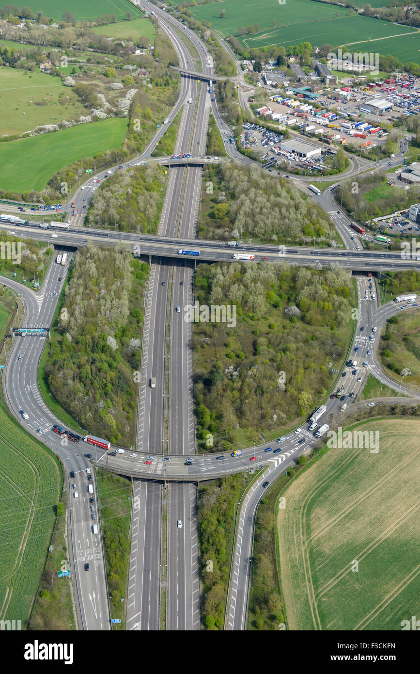 Luftaufnahme von A1 (M)-M25 Junction, South Mimms, Hertfordshire Stockfoto