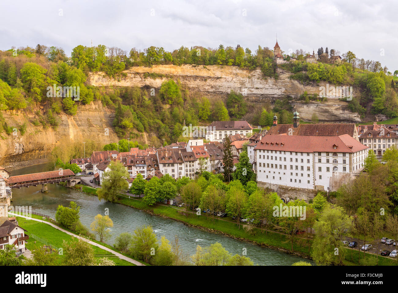 Saane-Fluss in Fribourg, Kanton Freiburg, Schweiz, Europa. Stockfoto
