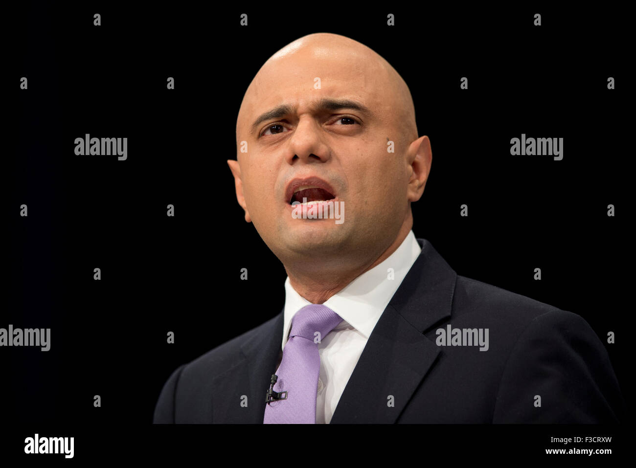 Manchester, UK. 5. Oktober 2015. Die Rt Hon Sajid Javid MP, Secretary Of State for Business, Innovation und Qualifikationen und Präsident des Board Of Trade spricht am Tag2 der 2015 Parteitag der Konservativen in Manchester. Bildnachweis: Russell Hart/Alamy Live-Nachrichten. Stockfoto