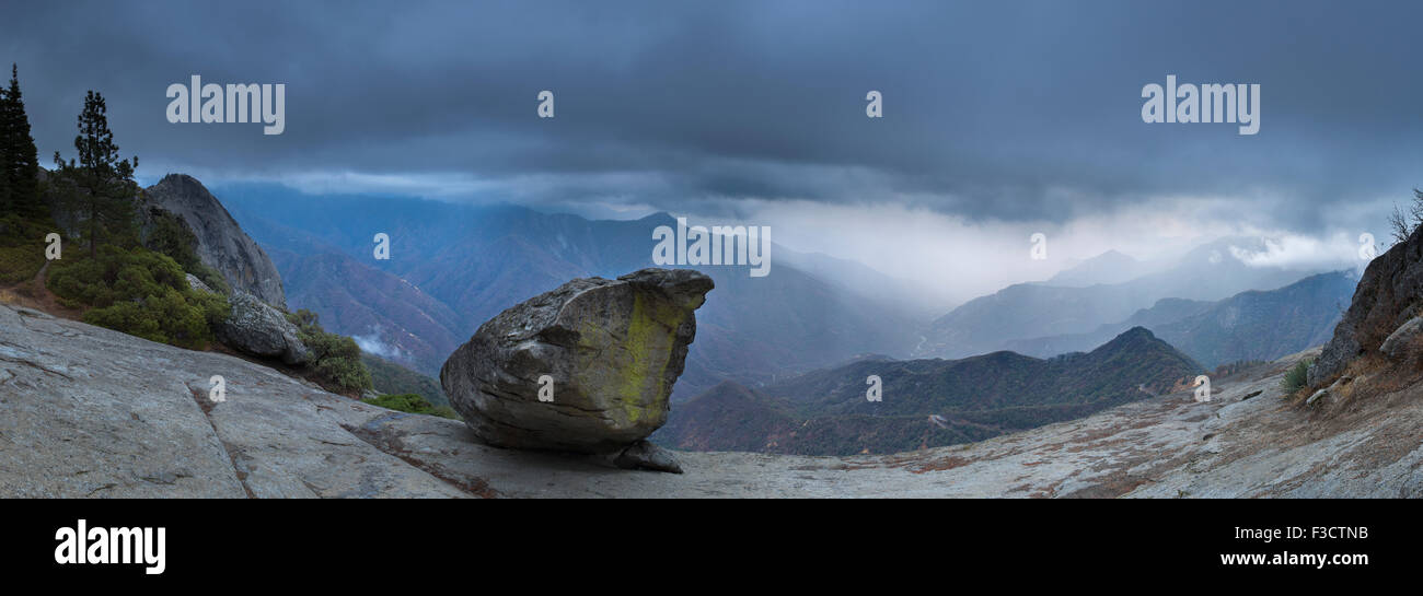 Hanging Rock und Kaweah Tal, Sequoia Nationalpark, Kalifornien, USA Stockfoto