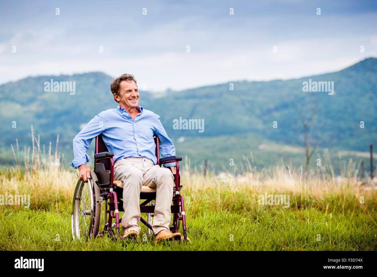 Mann im Rollstuhl Stockfoto